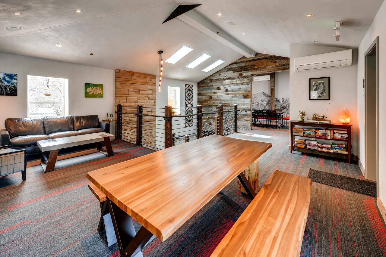A-lodge * Boulder